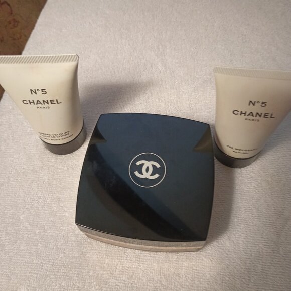 Chanel No 5 Bath Combo. - Picture 1 of 5